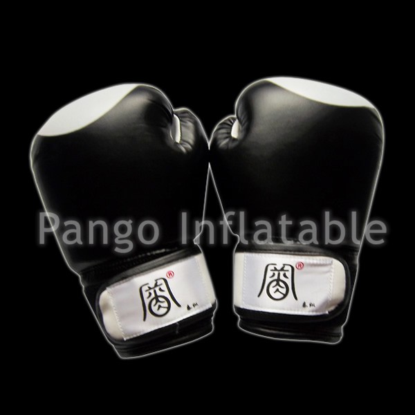 Black boxing glovesGK029